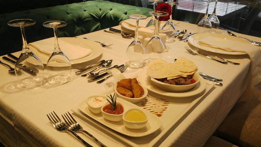 Atasehir Palace Hotel & Conference Istanbul Eksteriør bilde