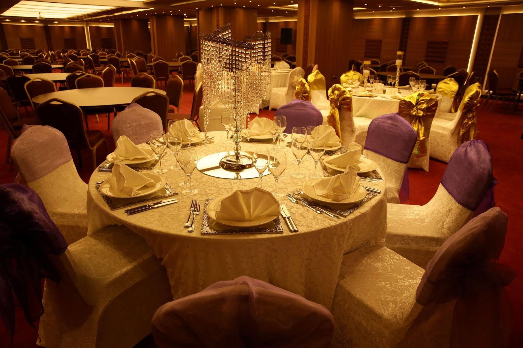 Atasehir Palace Hotel & Conference Istanbul Eksteriør bilde